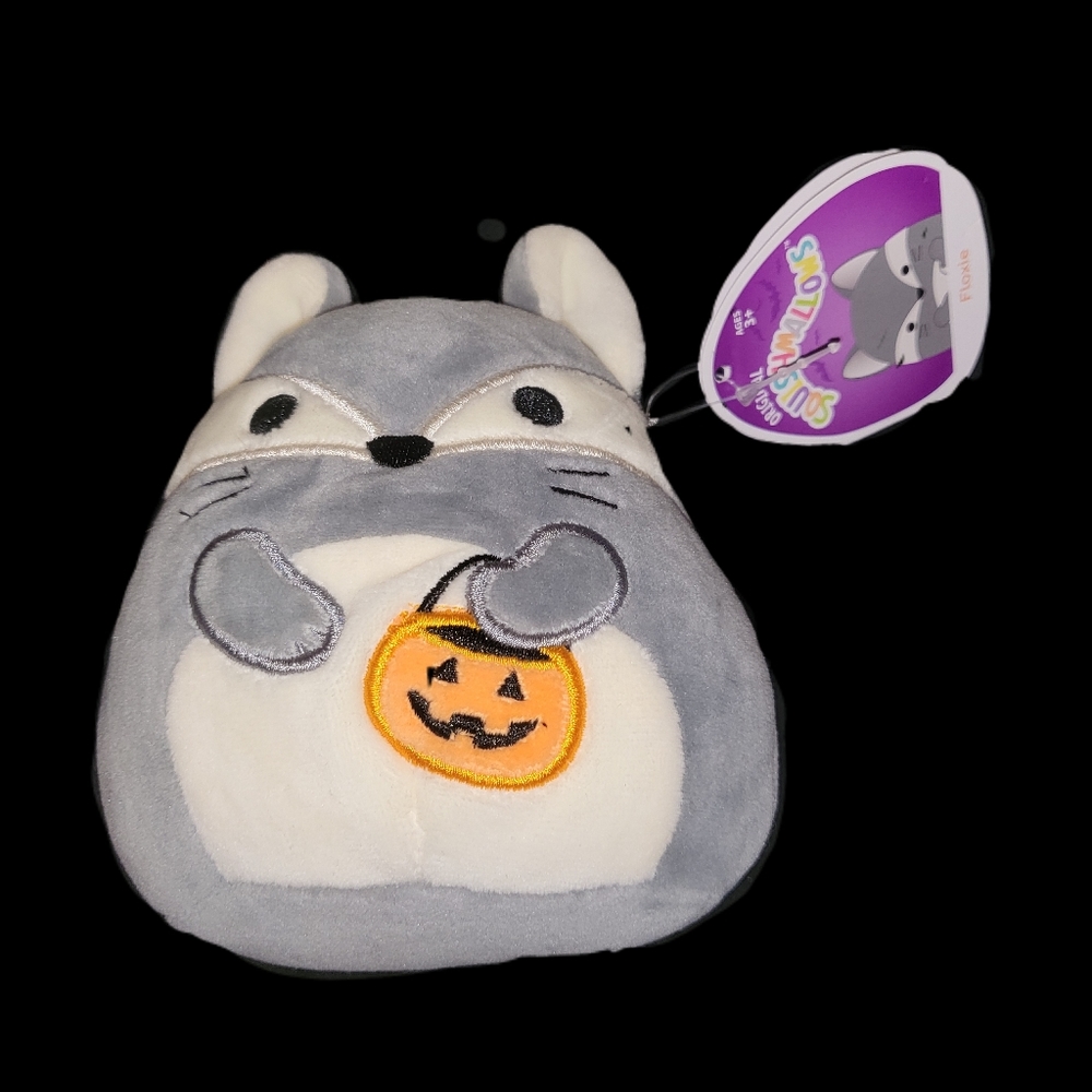 Floxie Halloween edition squishmelo with tag